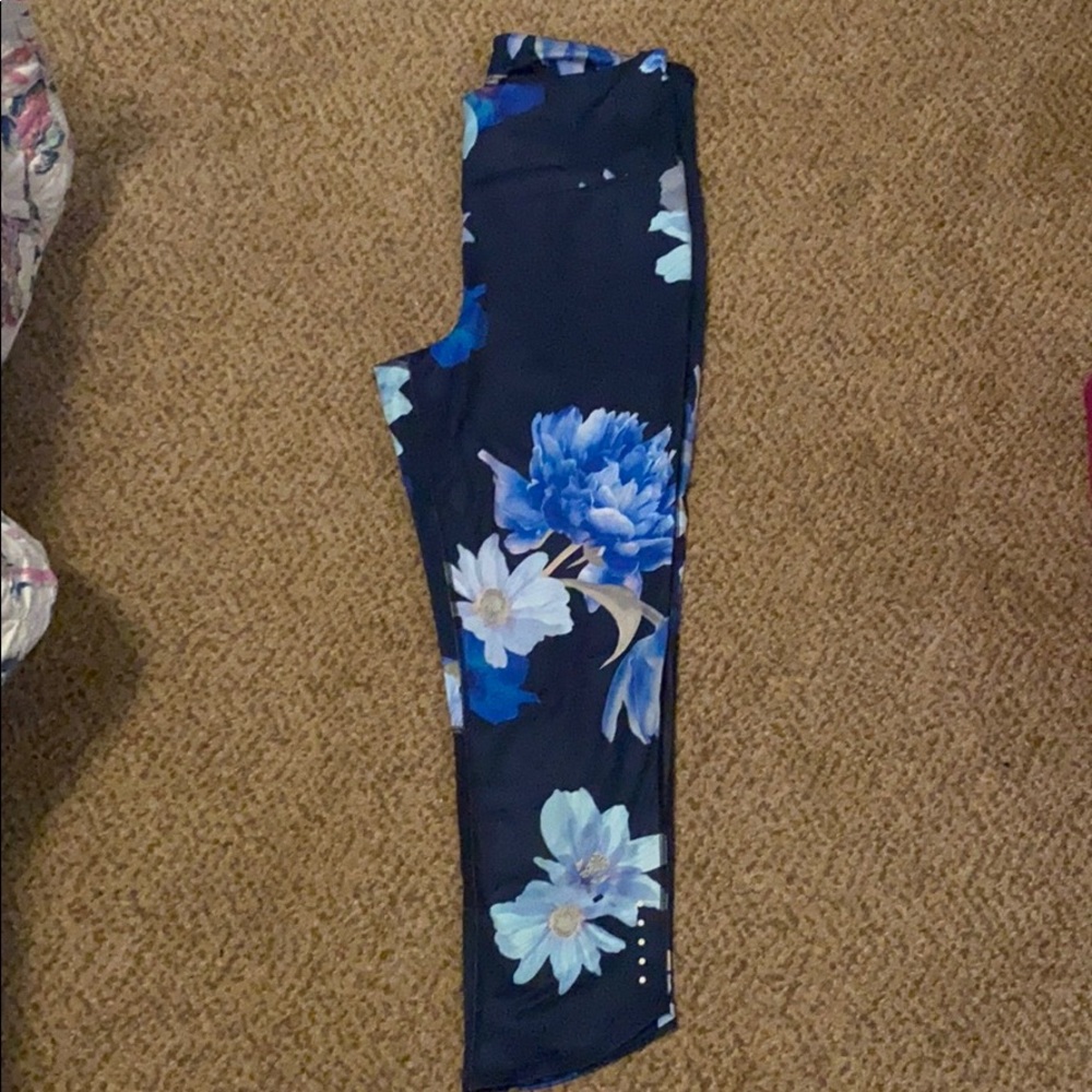 Old Navy Elevate Go Dry Leggings